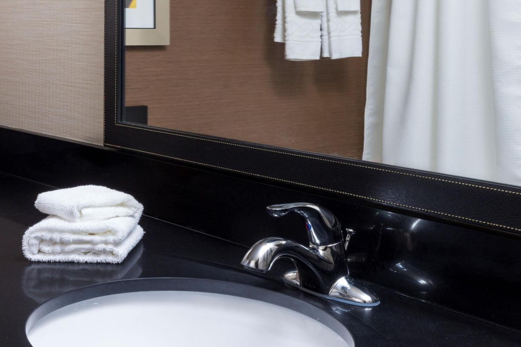 Fairfield & By Marriott Hotel Galesburg